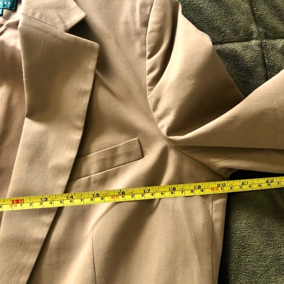 Lands' End Women's Tan Blazer - Picture 7 of 12